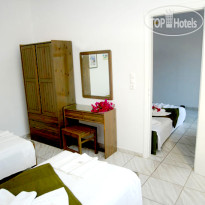 Paradise Studios & Apartments 