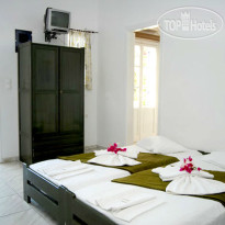 Paradise Studios & Apartments 