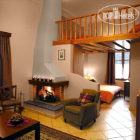 Ef Zin Studios & Suites