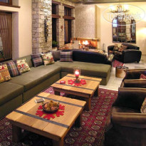 Ef Zin Studios & Suites