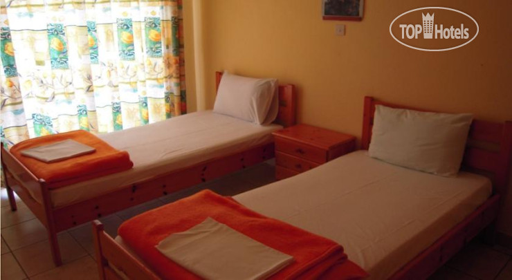 New photos from tourists Pelekanos 