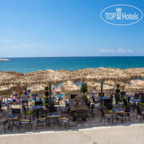 Thalassies Nouveau terrace by the sea