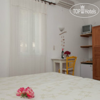 Andriani's Guest House 