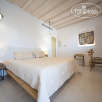 Myconian Crown Suites 