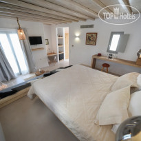 Myconian Crown Suites 