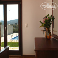 Four Seasons Villas