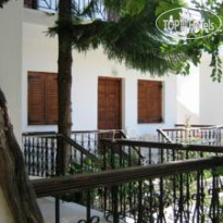 Manolas Studios 