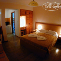 Vassilias Beach Hotel 