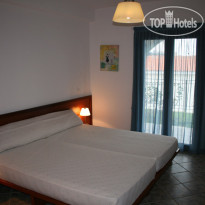 Eye Q Resort 