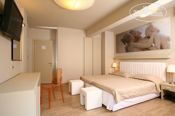 New photos from tourists Bourtzi 4*