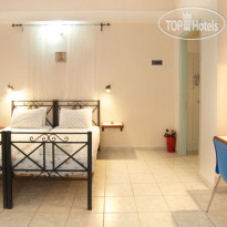 Nostos Studios & Apartments 