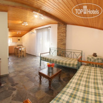Nostos Studios & Apartments 