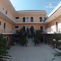 Byron Hotel