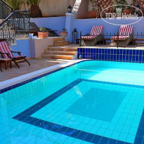 Faros Suites Бассейн