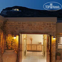 Themonies Luxury Suites 