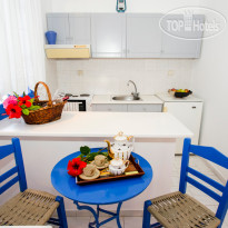 Efi's Rooms & Studios 