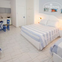 Efi's Rooms & Studios 