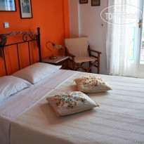 Efi's Rooms & Studios 