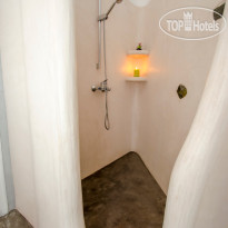 Efi's Rooms & Studios 