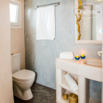 Efi's Rooms & Studios 