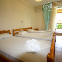 Leonidas Studio Apartments 