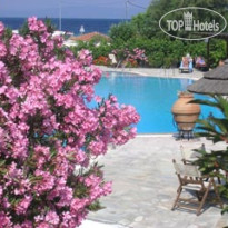 Antigoni Beach & Suites 