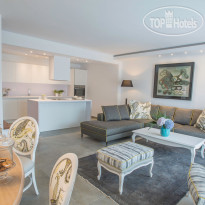 Avaton Luxury Villas Resort