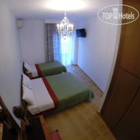 Akrotiri Hotel