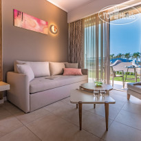 Miraggio Thermal Spa Resort DELUXE POOL FRONT ROOM