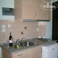 Kaplanis House Apartments 