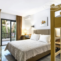 Philoxenia Hotel Bunkbed garden view