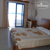 Livadia Beach Apartments & Studios 