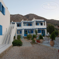 Livadia Beach Apartments & Studios 