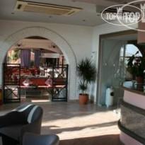 Aegli Hotel Вестибюль