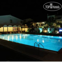 Paradise Inn Бассейн