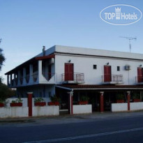 Pergola Hotel Studios Отель