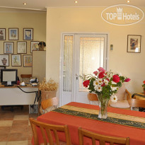 Mazis Apartments Вестибюль