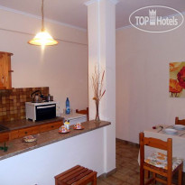 Elli Marina Studios and Apartments 