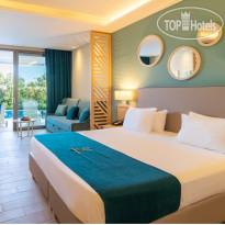 Almyros Beach Resort & SPA