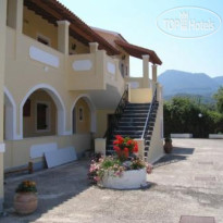 Feeloxenia Corfu Apartments  