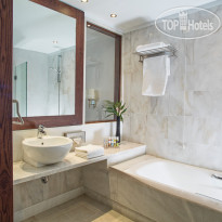 Kontokali Bay Junior Suite Pool