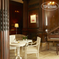 Mayor Mon Repos Palace Art Hotel бар