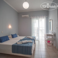 Bella Vista Hotel and Studios 5_family_room_interc_bni6N