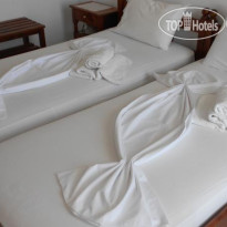 Zorbas Hotel & Studios 