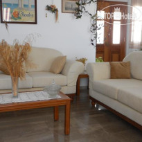 Zorbas Hotel & Studios 