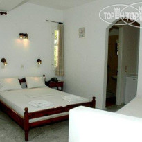 Zorbas Hotel & Studios 