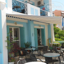 Zorbas Hotel & Studios 