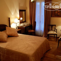Korina Gallery Deluxe Double Room