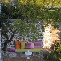 Molivos Tower Сад