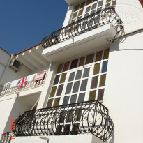Elarin Studios & Apartments